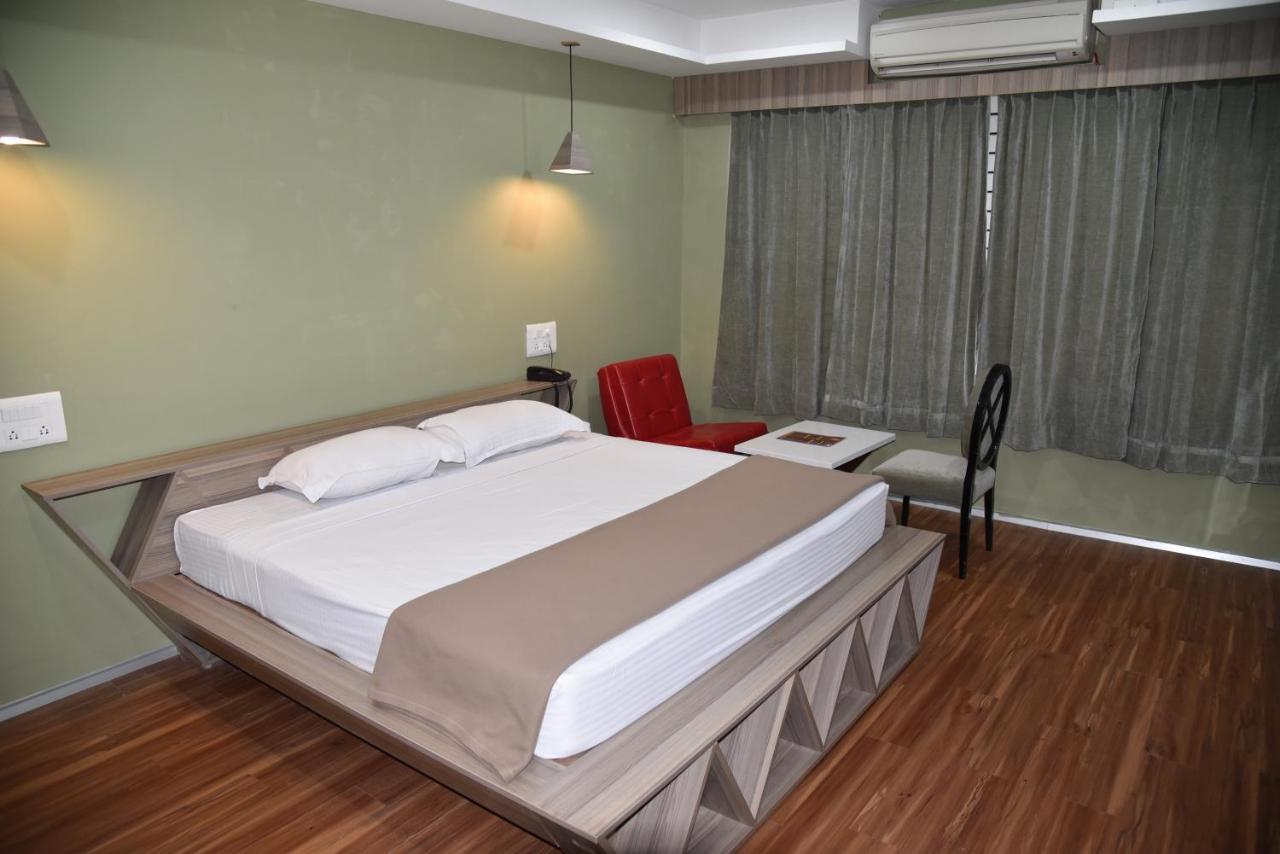 Hotel Bhimas Paradise Tirupati Extérieur photo